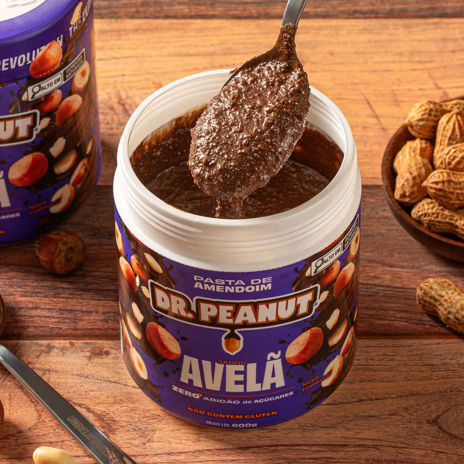 Combo Dream Team - 4 pastas de 600g sabor Avelã, Cookies & Cream, Bueníssimo e Leite em Pó 600g